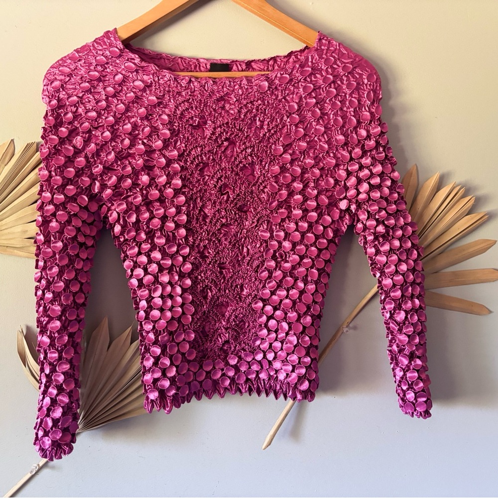 Vintage Y2K Fuchsia Bubble Satin Stretch Top-textured popcorn fabric-Retro